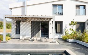 Sea Breeze Suites Maistro 4Per With Private Pool